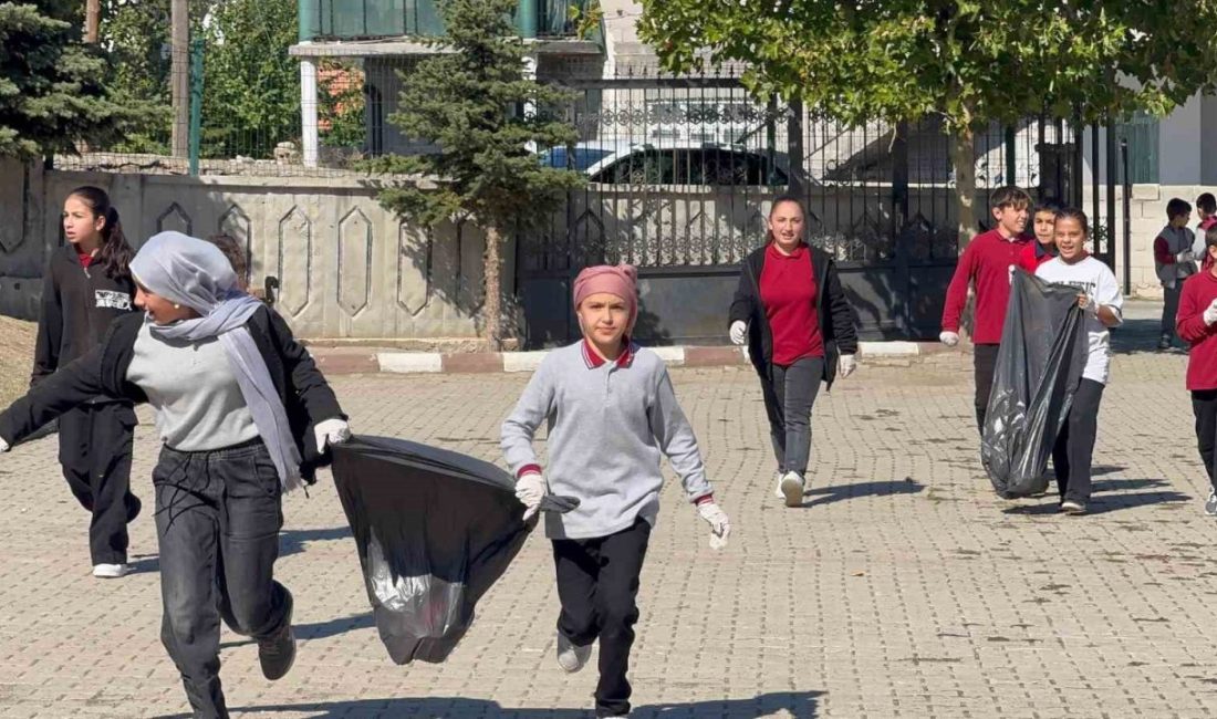 Köylerinden ve okullarından 30 torba çöp topladılar Yozgat’ta çocuklar, örnek davranışa imza atarak hem okullarındaki hem köylerindeki