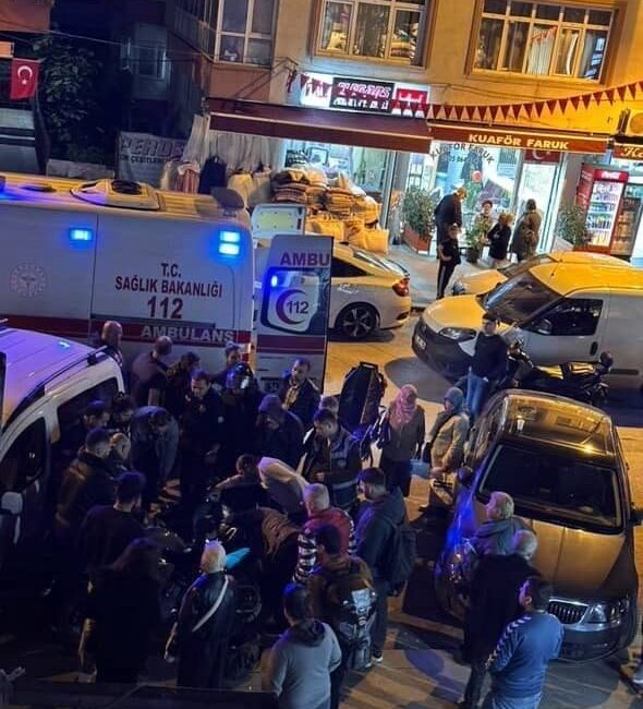 İstanbul Küçükçekmece’de motosiklet ile otomobil arasında yaşanan kaza sonrası motosiklet