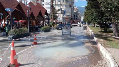 Antalya’nın Kumluca ilçesine bağlı Meydan Mahallesinde içme suyu borusu son