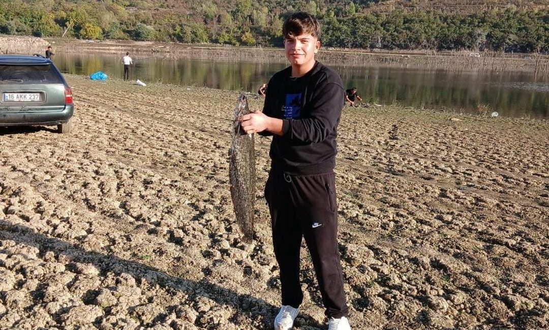 Bursa’nın İnegöl ilçesindeki Boğazköy Barajı’nda su seviyesinin düşmesiyle birlikte dev