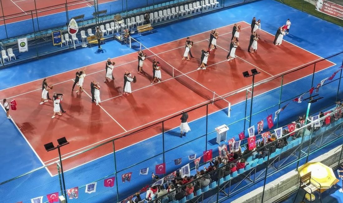 Kuşadası Belediyesi tarafından Cumhuriyet’in 102’nci kuruluş yıl dönümü dolayısıyla düzenlenen