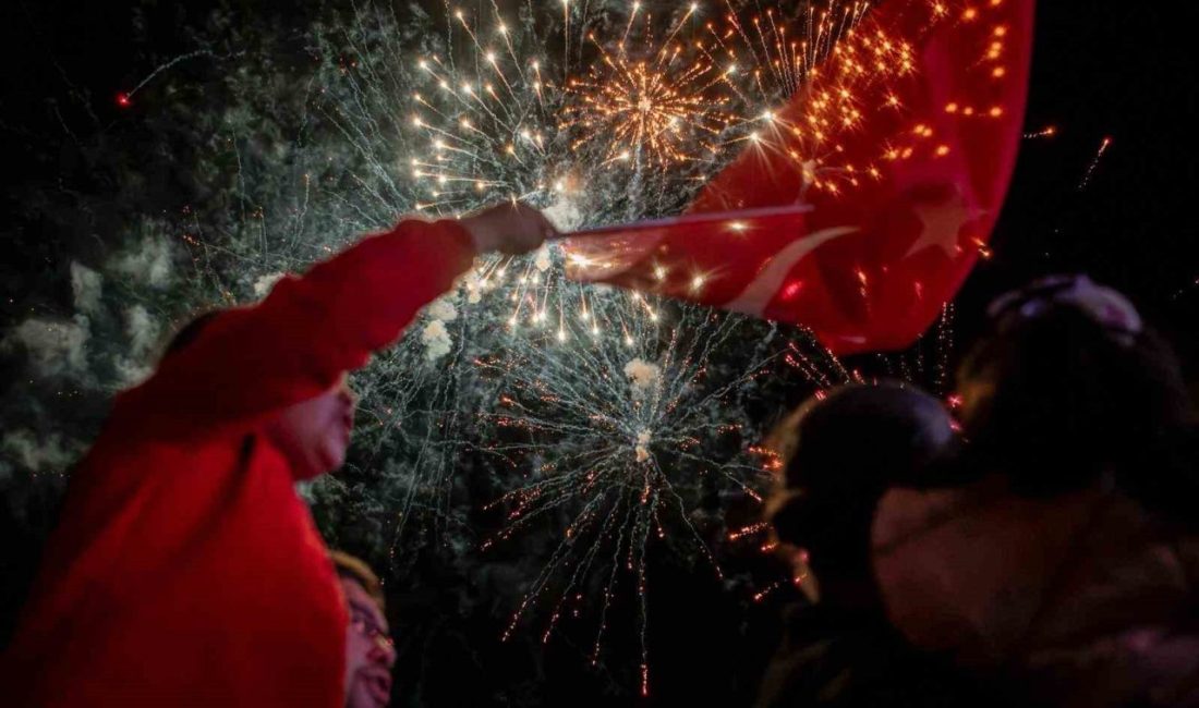 Cumhuriyet’in 102’nci yılı, Kuşadası’nda sabah saatlerinden itibaren başlayan törenlerin ardından
