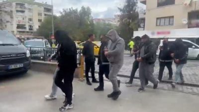 Aydın’ın Kuşadası ilçesinde polis ekiplerince düzenlenen fuhuş operasyonunda 5 şüpheli