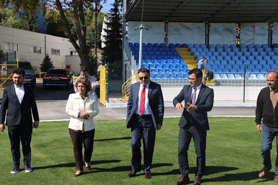 Kütahya Valisi Musa Işın, Gençlik ve Spor İl Müdürlüğünü ziyaret