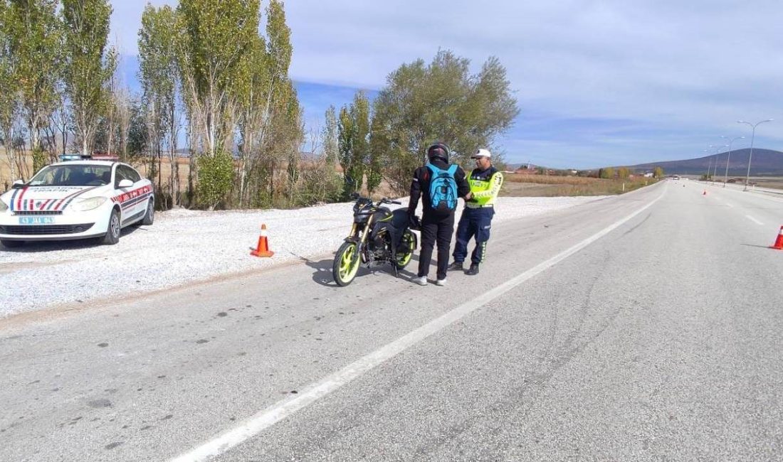 Kütahya İl Jandarma Komutanlığı trafik jandarması timlerince il genelinde motosiklet