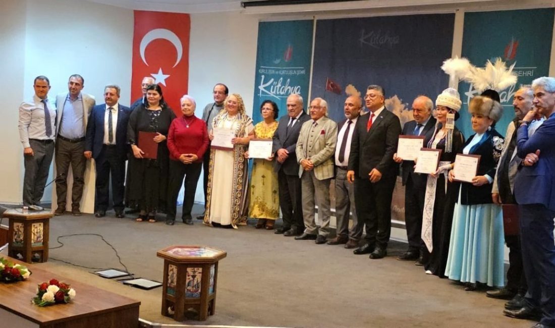 Kütahya’da, Cumhuriyet’in 102. yılı kutlamalarında Türk dünyasının farklı ülkelerinden sanatçıların