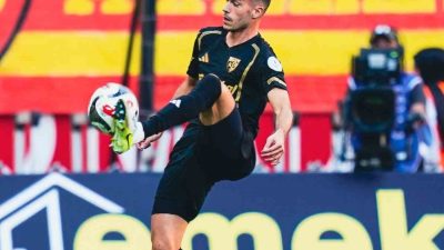 Kayserispor’un Slovak orta saha oyuncusu Laszlo Benes, Fatih Karagümrük maçında
