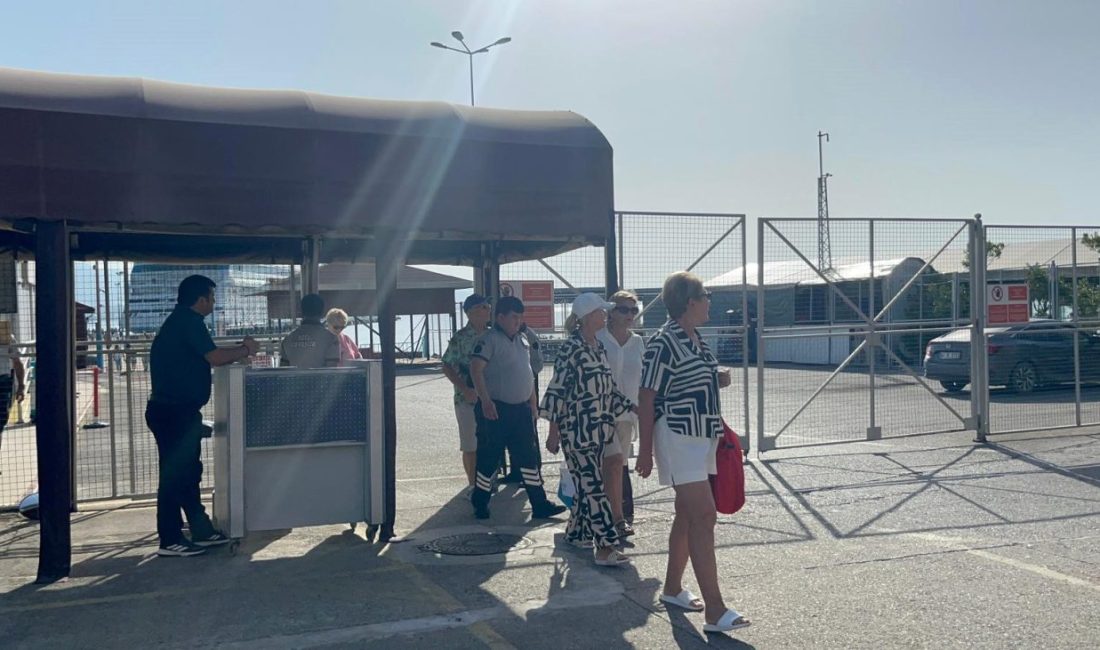 Lüks kruvaziyer 867 yolcu ve 469 mürettebatıyla Alanya’ya demirledi Palau Bandıralı ‘Astoria Grande’ adlı lüks kruvaziyer yolcu gemisi Alanya