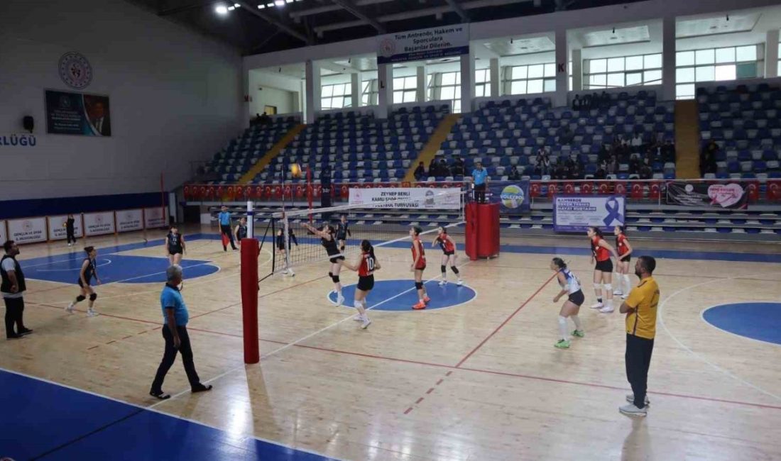 Malatya Voleybol, evinde fırtına gibi esti Voleybol Kadınlar 2. Ligi 16. Grup üçüncü hafta mücadelesinde Malatya