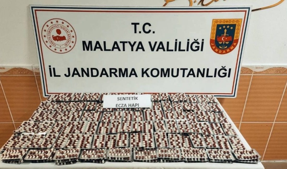 Malatya’da 4 bin 438 adet uyuşturucu hap ele geçirildi Malatya’nın Yeşilyurt ilçesinde jandarma ekiplerince düzenlenen operasyonda 4 bin 438
