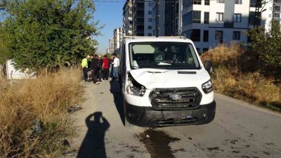 Malatya’da kamyonet ile elektrikli bisikletin çarpışması sonucu meydana gelen trafik