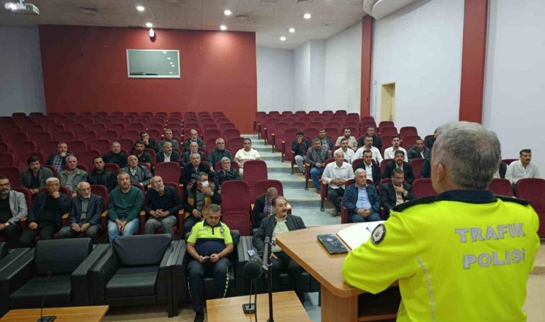 Malatya’da ticari taksi sürücülerine yönelik bilgilendirme toplantısı düzenlendi. Malatya’da, İl