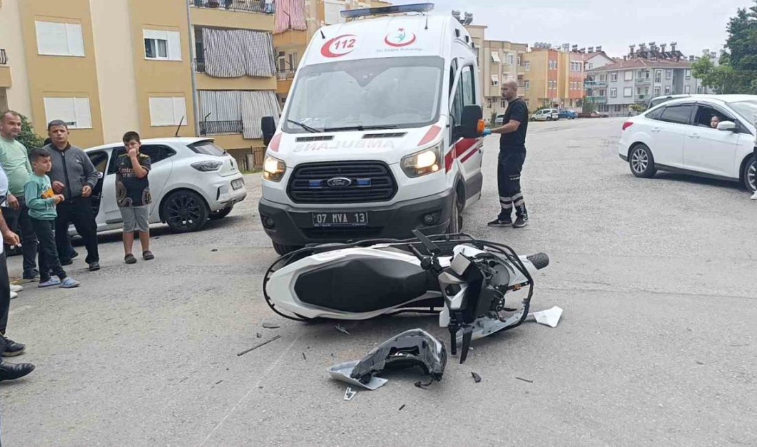 Antalya’nın Manavgat ilçesinde motosiklet ile otomobilin çarpışması sonucu meydana gelen