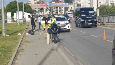 Antalya’nın Manavgat ilçesinde motosikletin hafif ticari araca arkadan çarpması sonucu