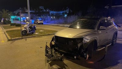 Antalya’nın Manavgat ilçesinde otomobil ile motosikletin çarpışması sonucu meydana gelen
