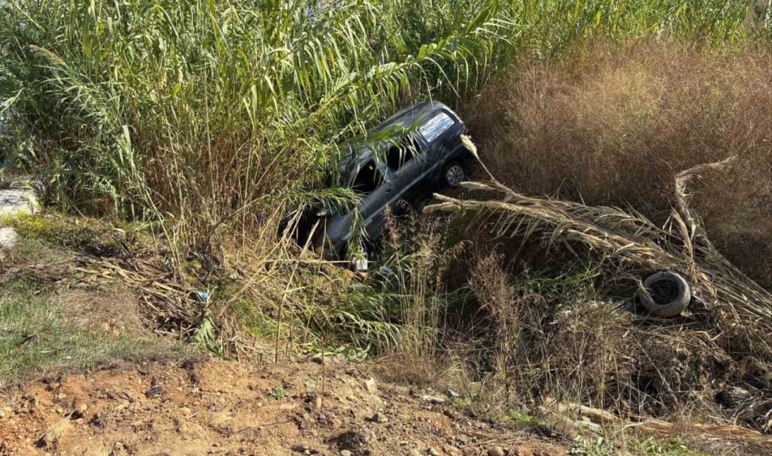 Manavgat’ta otomobiller çarpıştı: 2 yaralı Antalya’nın Manavgat ilçesinde 2 otomobilin çarpışması sonucu meydana gelen kazada