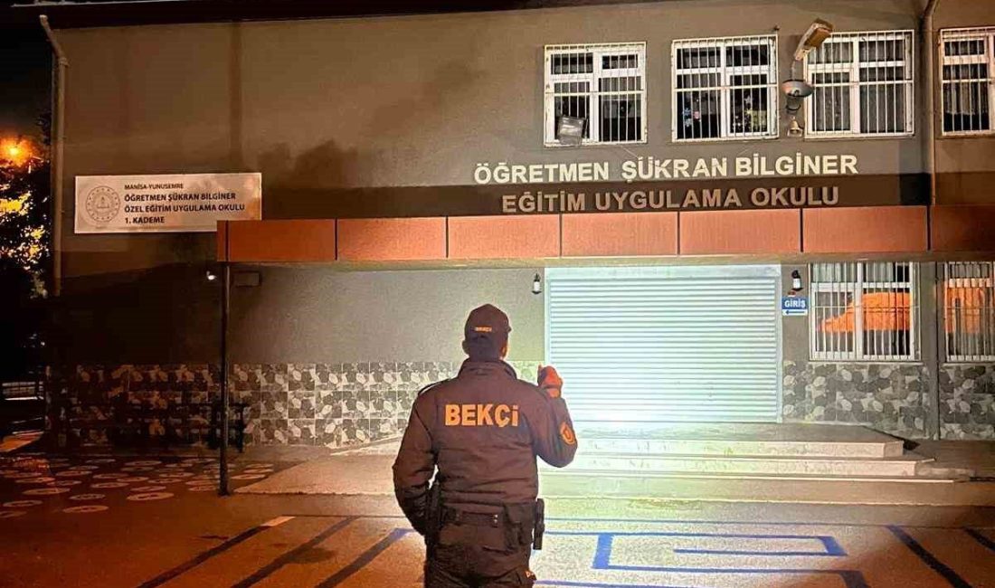 Manisa’da okul çevrelerinde gece denetimi Manisa İl Emniyet Müdürlüğü ekipleri, öğrencilerin güvenliğini sağlamak amacıyla okul