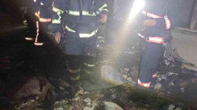 Mardin’in Kızıltepe ilçesinde bir binada çıkan yangında 2 kişi dumandan