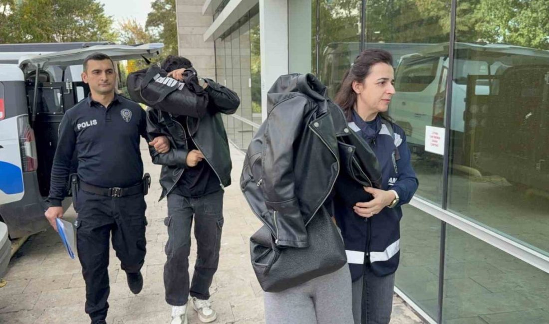 Samsun’un Canik ilçesinde bulunan Metro Market’ten yiyecek çalan iki kişi,