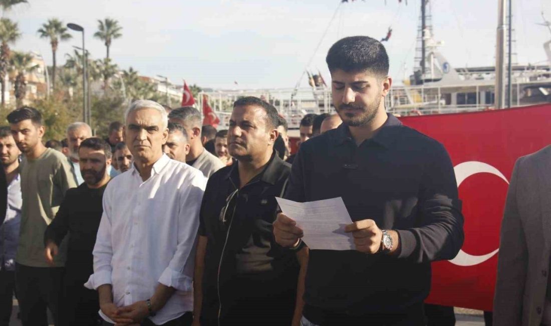 Muğla’nın Marmaris ilçesinin simgelerinden biri olan kapalı çarşının esnafları Marmaris