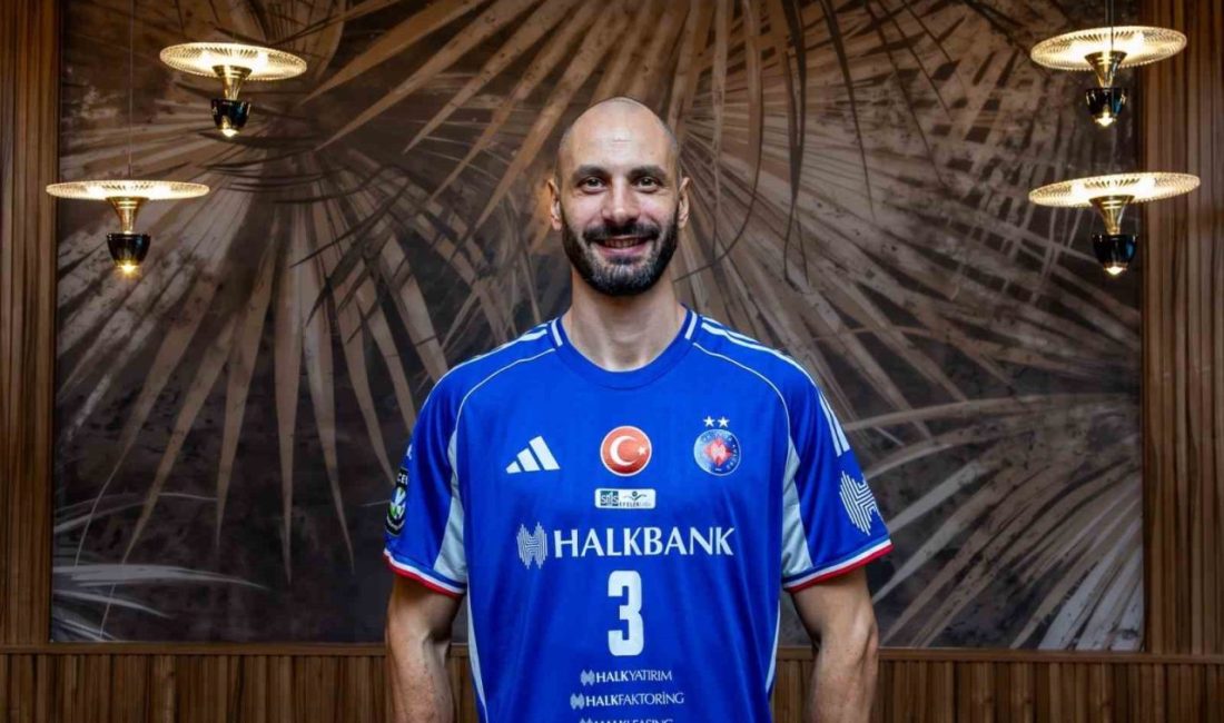 Efeler Ligi’nde mücadele eden Halkbank, Bulgar smaçör Matey Kaziyski’yi 11