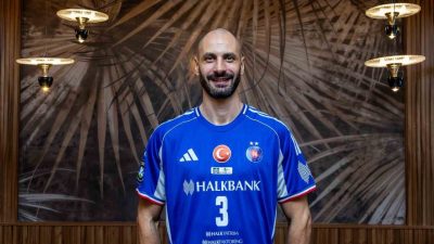 Efeler Ligi’nde mücadele eden Halkbank, Bulgar smaçör Matey Kaziyski’yi 11