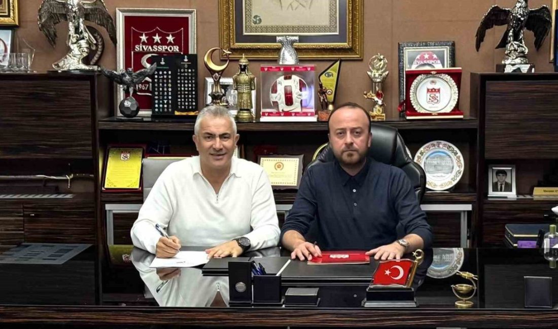 Özbelsan Sivasspor’da teknik direktörlük görevine gelen Mehmet Altıparmak, taraftarlara yakışan