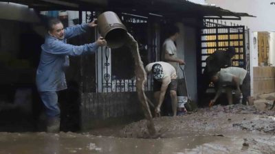 Meksika’da şiddetli yağışların yol açtığı sellerde hayatını kaybedenlerin sayısı 64’e