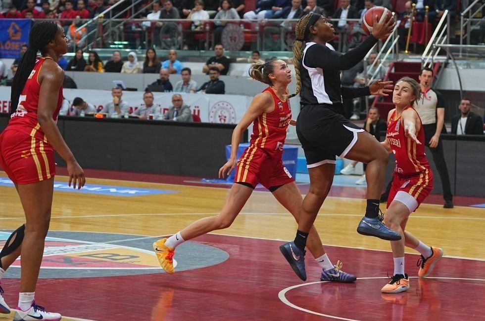 Türkiye Kadınlar Basketbol Süper Ligi 4. haftasında Melikgazi Kayseri Basketbol,