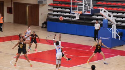 Türkiye Kadınlar Basketbol Süper Ligi 1. haftasında Melikgazi Kayseri Basketbol;