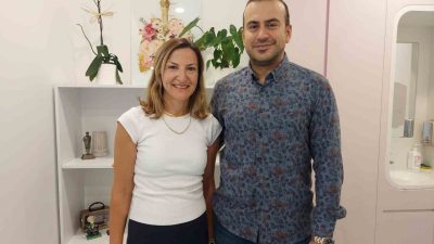 İzmir’de yaşayan 51 yaşındaki Cavidan Akkaya, kedisi ‘Şanslı’da fark ettiği