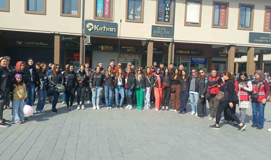 Balıkesir’de Motorcu10lar kulübünün kadın sürücüleri, kadın sağlığı ve meme kanserine