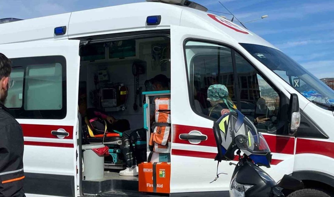 Menteşe Kötekli Kavşağı’nda iki motosiklet çarpıştı, sürücüler hafif şekilde yaralandı.