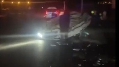 Antalya’nın Alanya ilçesinde kontrolden çıkarak yol kenarındaki mermer bloklara çarpan