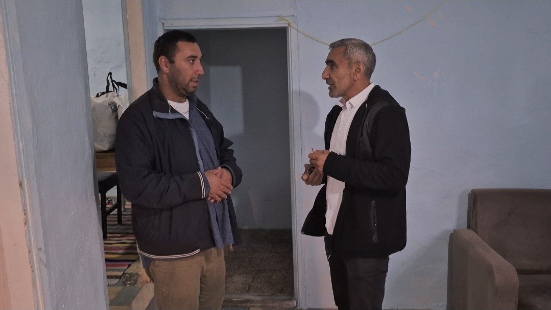 Mersin’de annesi tarafından 4 yaşında terk edilip, babasının vefatı ile