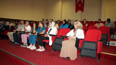 Mardin’in Midyat İlçe Devlet Hastanesinde Psikolog Evin Yerlikaya ve Psikolog