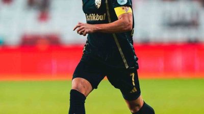 Kayserispor’un Portekizli takım kaptanı Miguel Cardoso; Fatih Karagümrük maçında sarı