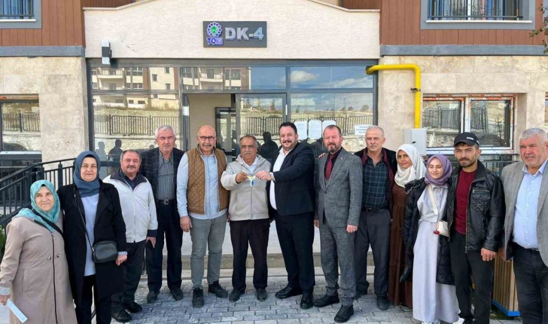 Mihalıççık’ta depreme dayanıklı konutların hak sahiplerine teslimi başladı AK Parti Eskişehir İl Başkanlığı heyeti, Mihalıççık İlçesi’nde teslimi başlayan