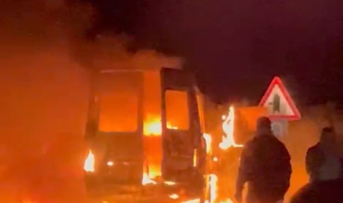 Muğla’nın Milas ilçesinde meydana gelen yangında pazardan dönen bir vatandaşa