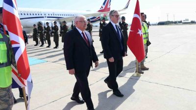 Milli Savunma Bakanı Yaşar Güler ve Birleşik Krallık Başbakanı Keir