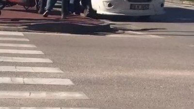 Bursa’nın Yıldırım ilçesinde minibüs şoförü ile motokurye arasında yol verme