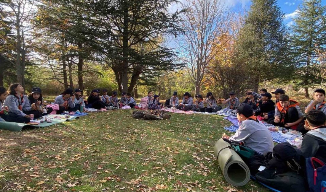 Afyonkarahisar Sandıklı Cumhuriyet Ortaokulu Hüdai İzcileri 29 Ekim Cumhuriyet Bayramı