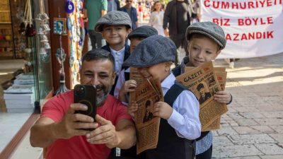 Manavgat Belediyesi Side Kreş ve Gündüz Bakımevi öğrencileri, 29 Ekim