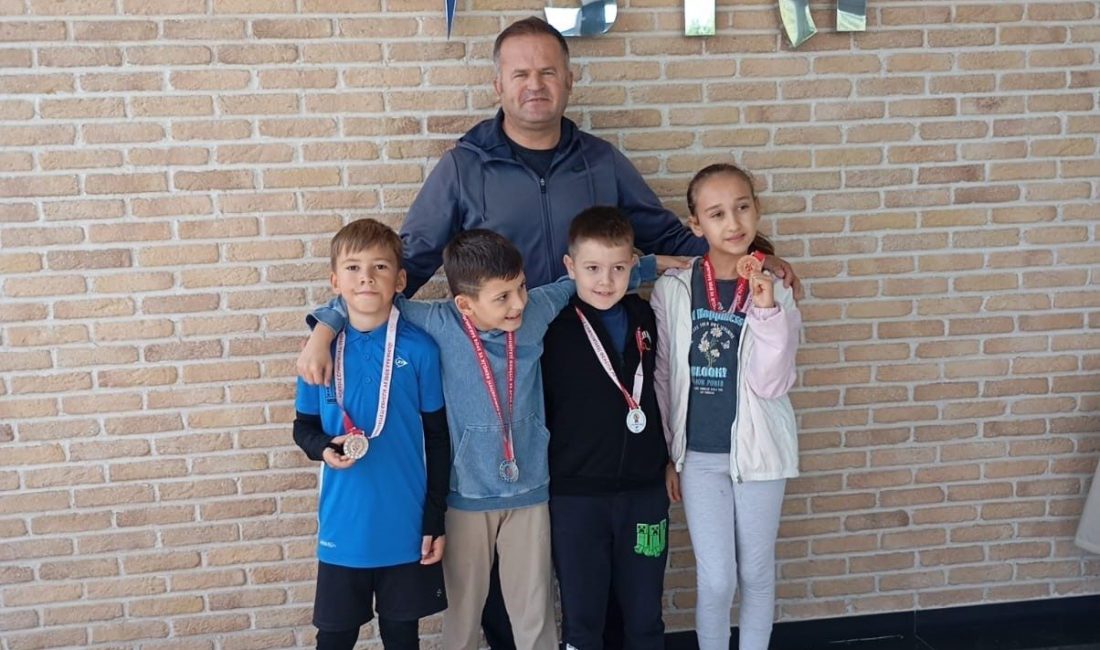 Düzce Gençlik ve Spor İl Müdürlüğü tenis sporcuları, Sakarya’da düzenlenen