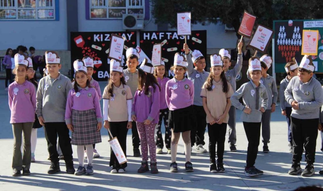 Aydın’ın Efeler ilçesinde minik öğrenciler kan bağışının önemine dikkat çekti.