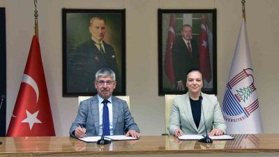 Öğrencilerin mesleki gelişimlerini desteklemeyi, geleceğe ilk adımlarını atmalarını sağlamayı ve