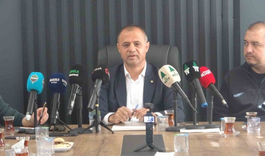 Muğlaspor Kulübü Başkanı Menaf Kıyanç, kulüp tesislerinde yaptığı açıklamada, Muğla