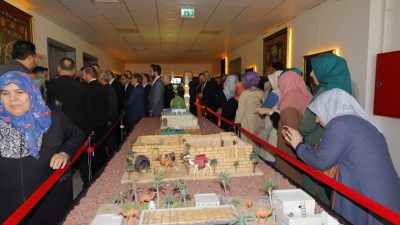 Denizli Valiliği himayesinde, Denizli İl Müftülüğü’nün koordinesinde düzenlenen “Mukaddes Emanetler