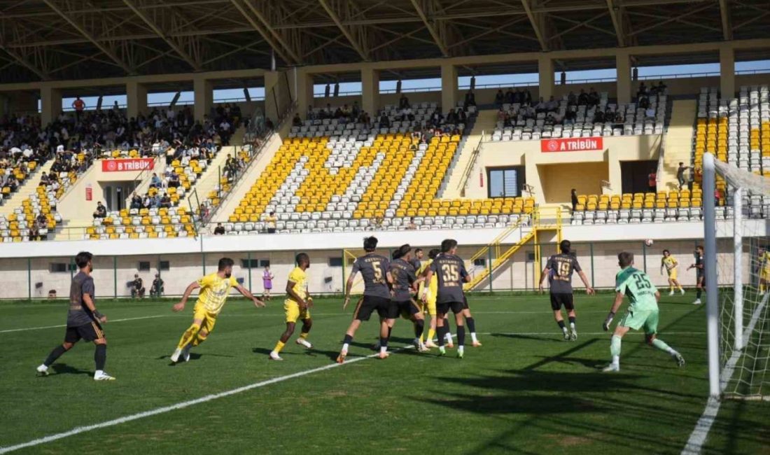 TFF 2. Lig Kırmızı Grup’ta oynanan Muşspor-Aliağa Futbol A.Ş. karşılaşmasındaki