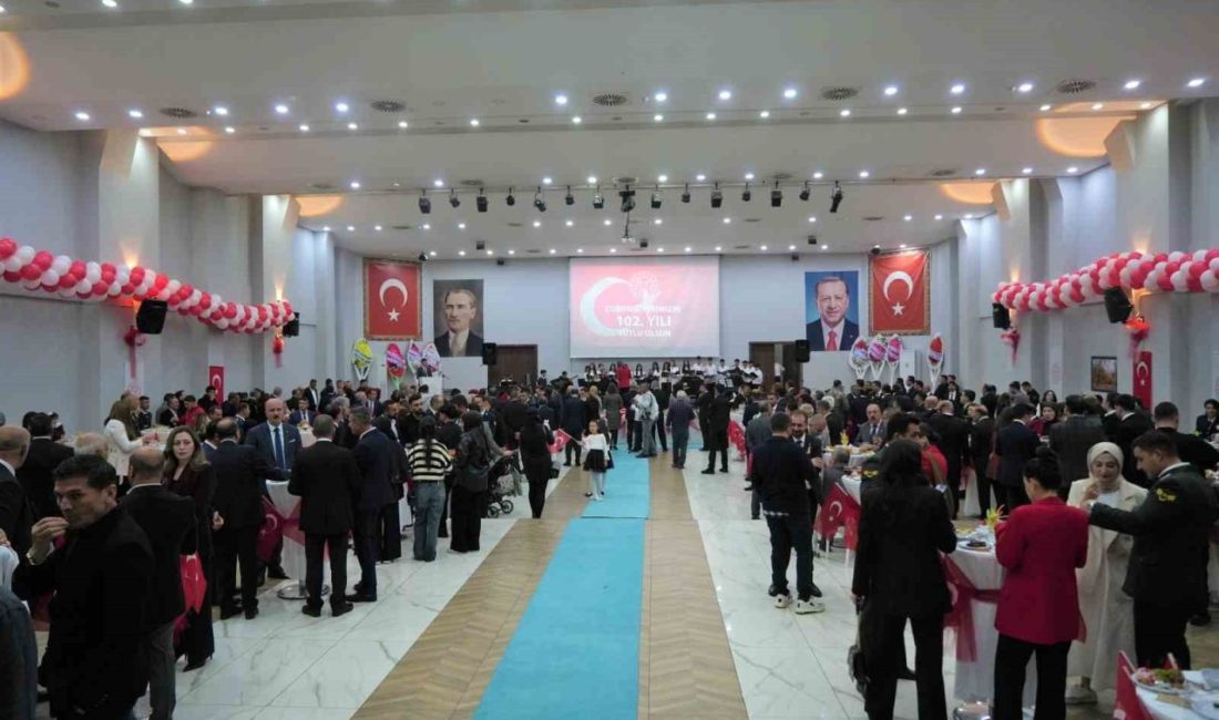 Muş Valiliği tarafından 29 Ekim Cumhuriyet Bayramı dolayısıyla resepsiyon düzenlendi.